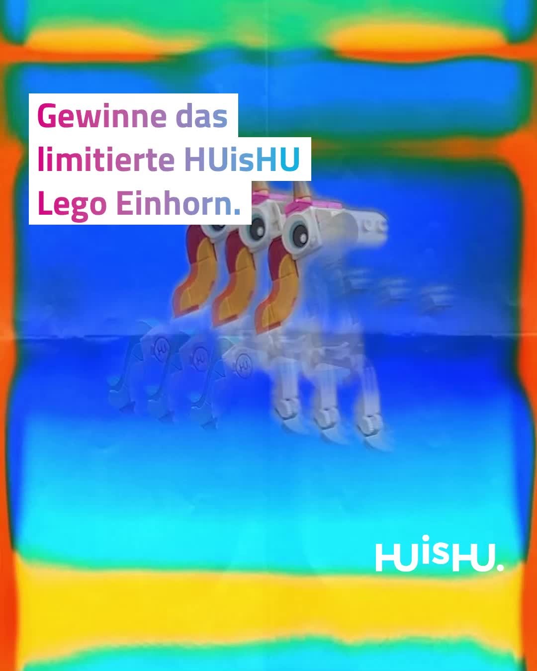 Was hat ein majestätisches Horn auf der Stirn, besteht aus LEGO® und kannst du in unserem heutigen Weihnachtsgewinnspiel gewinnen? 🧐⁠
⁠
🦄 Richtig: Unser extrem limitiertes LEGO®-HUnicorn! 🦄⁠
Puh, unsere Fans der ersten Stunde müssen sich gerade leicht in die Hose gepinkelt haben. 😮‍💨 Nur gut, dass die Teilnahme supereasy ist:⁠
Alles, was du tun musst, ist, unserem Profil zu folgen, diesen Beitrag zu liken und in den Kommentaren eine Person zu markieren, der du dieses Jahr „wHUndersame Weihnacht’“ wünschst. Kein Hexenwerk, oder? ✨⁠
⁠
Solltest du zu den glücklichen Gewinner:innen gehören, bekommt du und die von dir markierte Person jeweils ein eigenes LEGO®-HUnicorn zugeschickt. Teilnahmeschluss ist der 13. Dezember 2024, denn da machen wir unsere Weihnachtsfeier. Die Gewinner:innen kontaktieren wir im Anschluss per Direktnachricht.⁠
⁠
Und dann könnte das kultige HUisHU-Maskottchen vielleicht schon bald zu dir galoppiert kommen. 👀⁠
⁠
#huishu #thisishu #gewinnspiel #giveaway #verlosung #adventskalender #einhorn #hunicorn